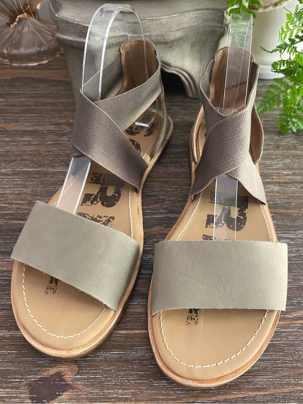 Sorel Ella II Leather Strappy Sole Sandals Shoes Womens 8.5 Sage Olive Green Tan